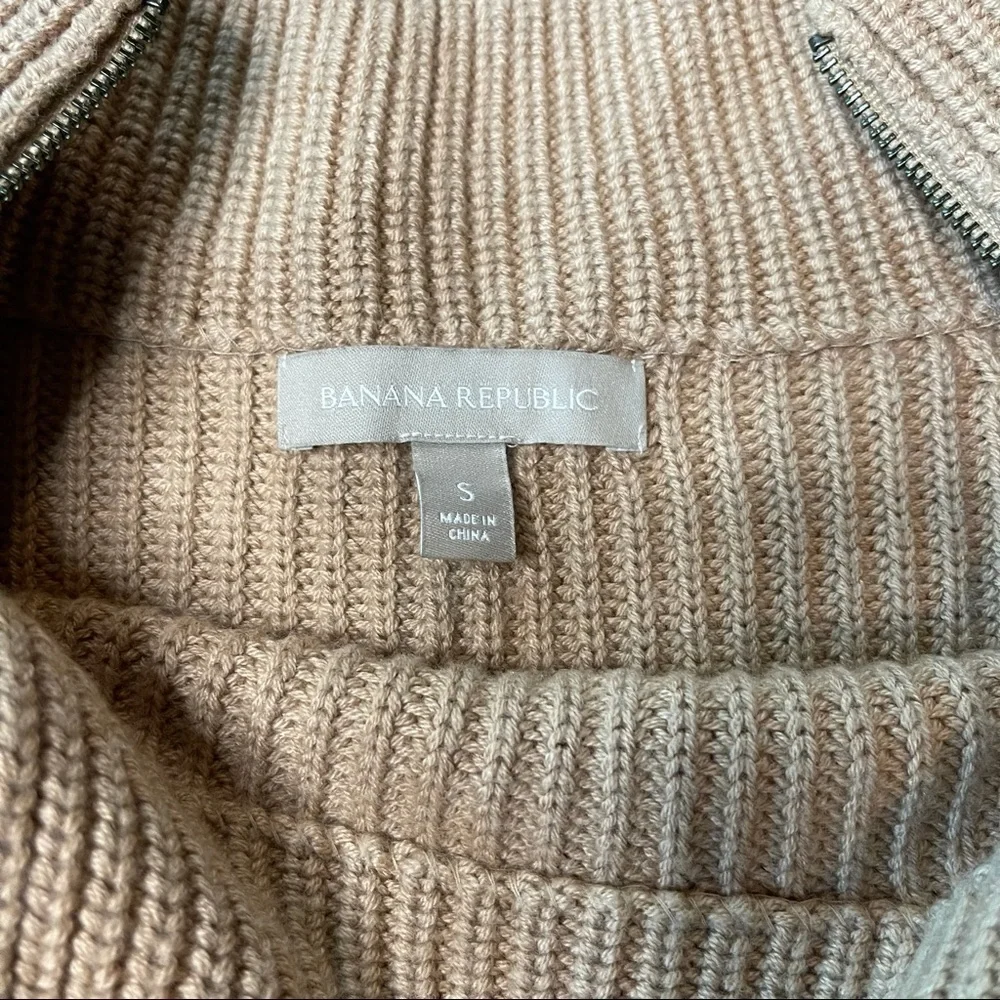 Banana Republic Small Tan Sweater - Picture 4 of 8